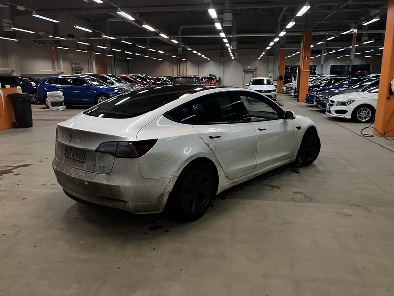 Tesla Model 3 vaihtoauto