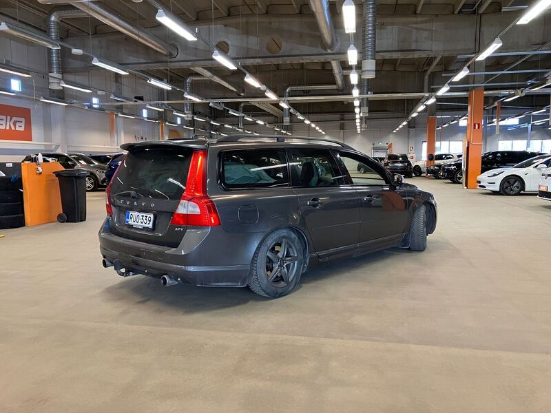 Volvo V70 vaihtoauto