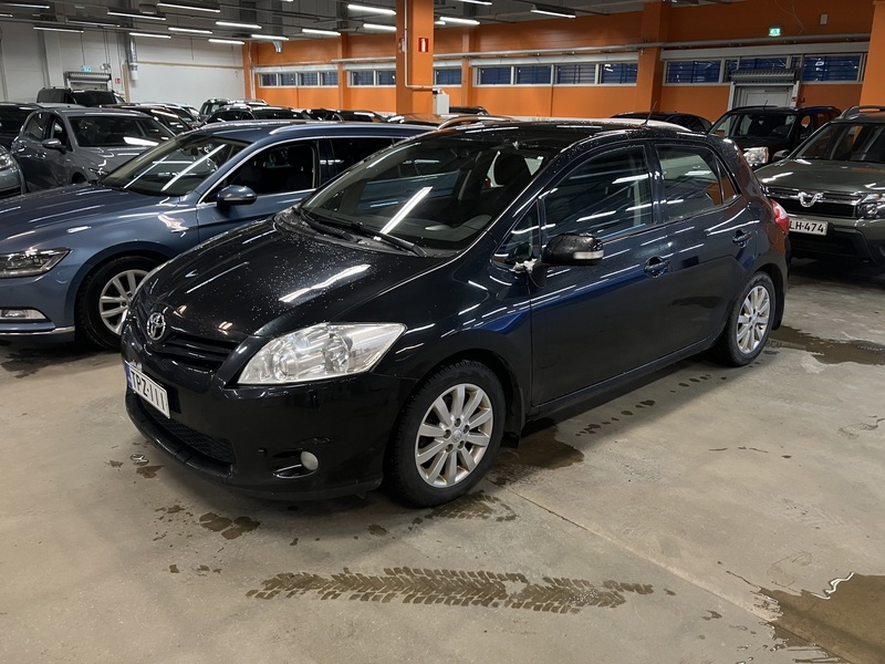 Toyota Auris vaihtoauto