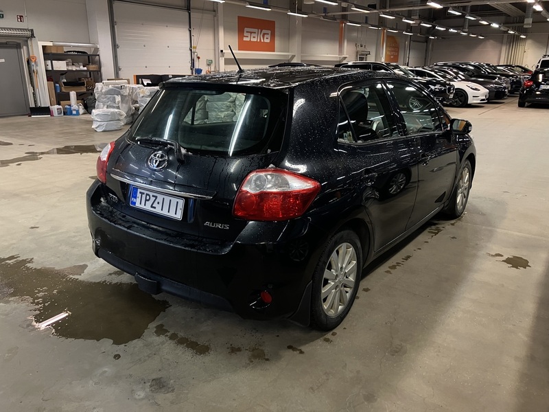 Toyota Auris vaihtoauto