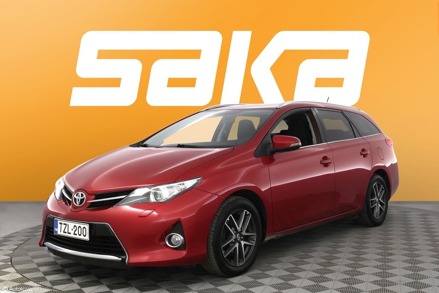 Toyota Auris vaihtoauto