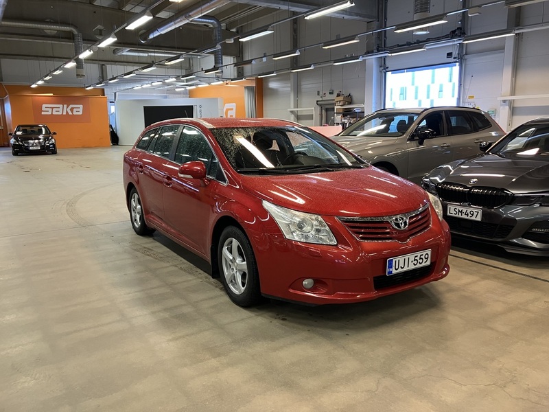 Toyota Avensis vaihtoauto