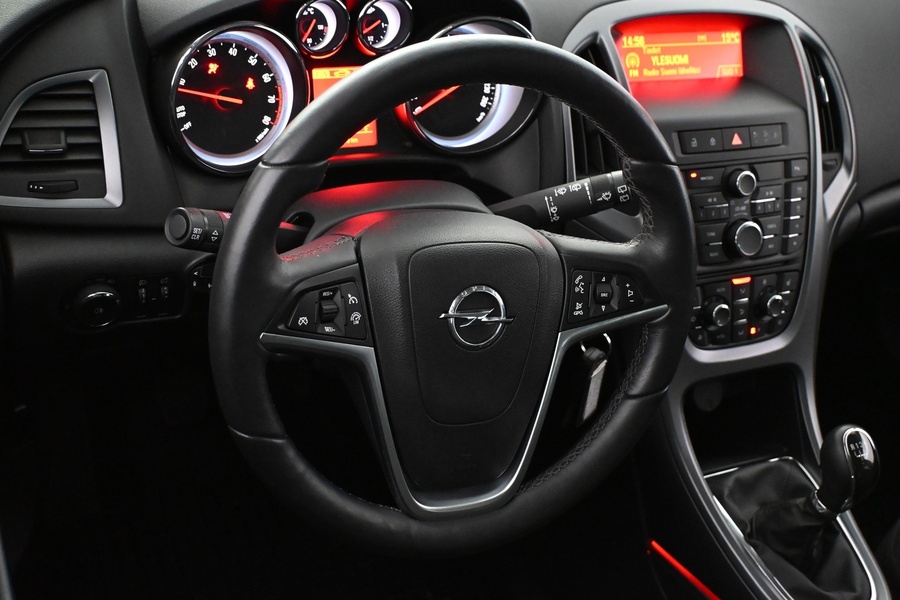 Opel Astra vaihtoauto