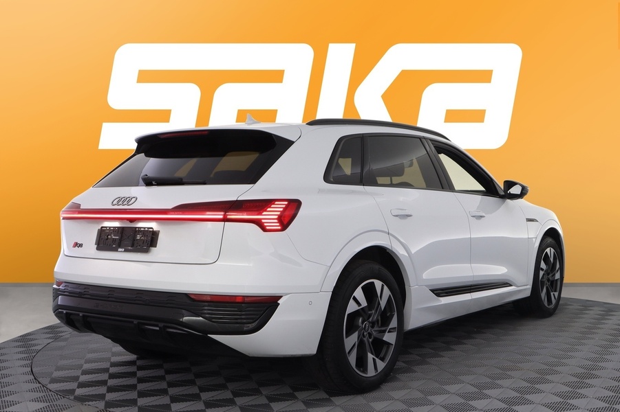 Audi Q8 e-tron vaihtoauto