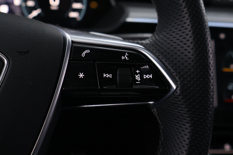 Audi Q8 e-tron vaihtoauto