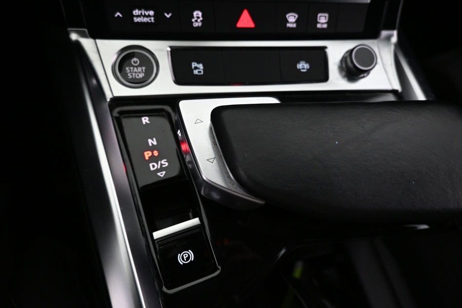 Audi Q8 e-tron vaihtoauto