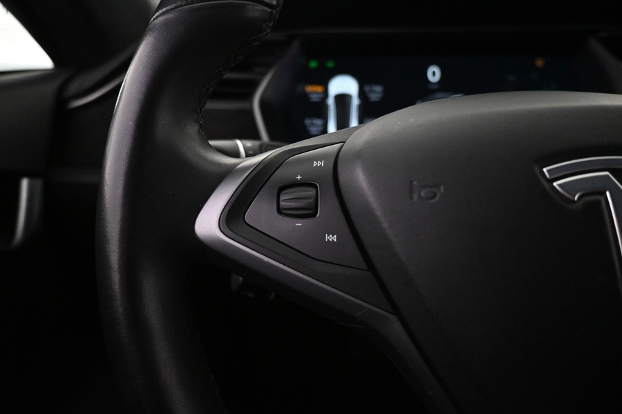 Tesla Model S vaihtoauto