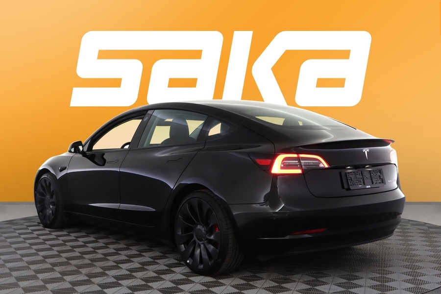 Tesla Model 3 vaihtoauto