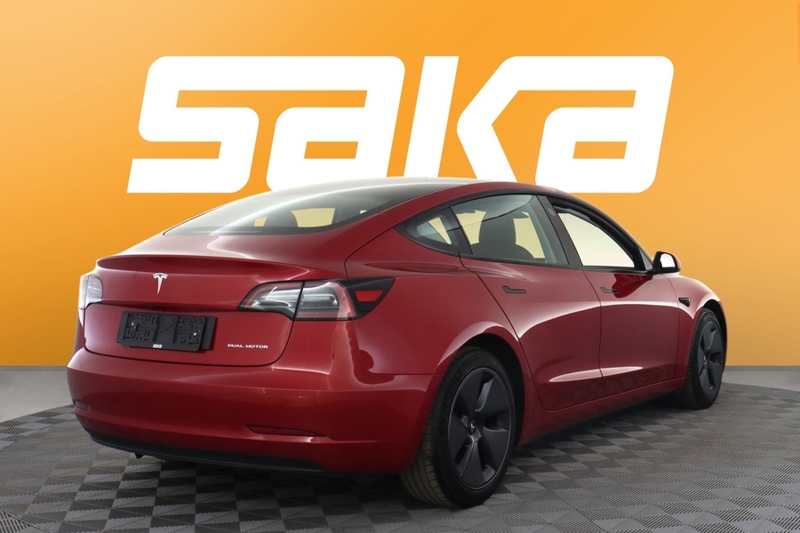 Tesla Model 3 vaihtoauto