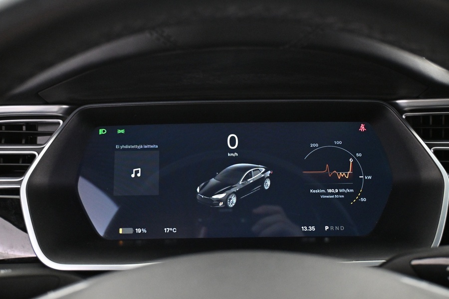 Tesla Model S vaihtoauto