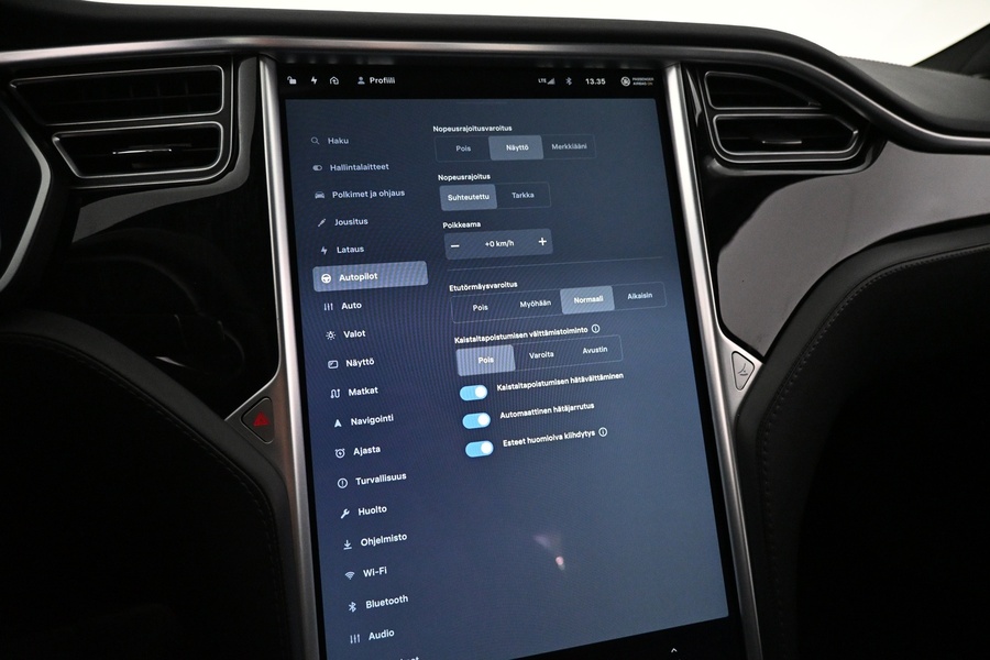 Tesla Model S vaihtoauto