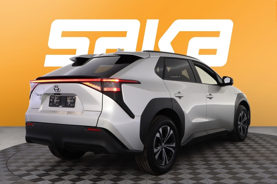 Toyota bZ4X vaihtoauto