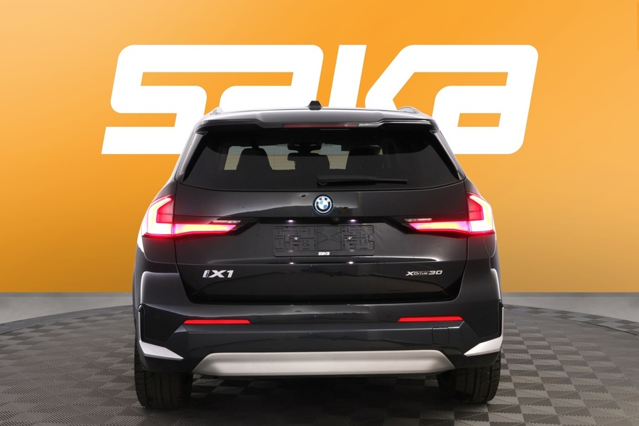 BMW iX1 vaihtoauto