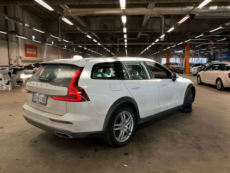Volvo V60 Cross Country vaihtoauto