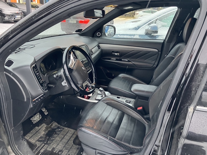 Mitsubishi Outlander PHEV vaihtoauto