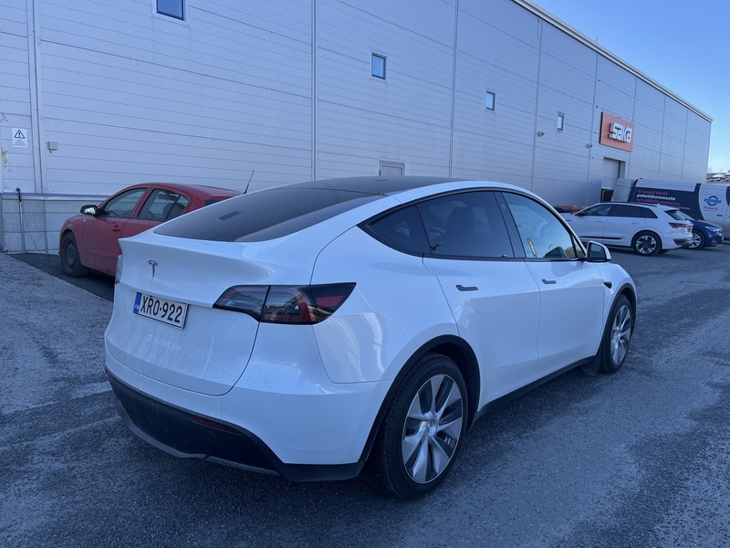 Tesla Model Y vaihtoauto