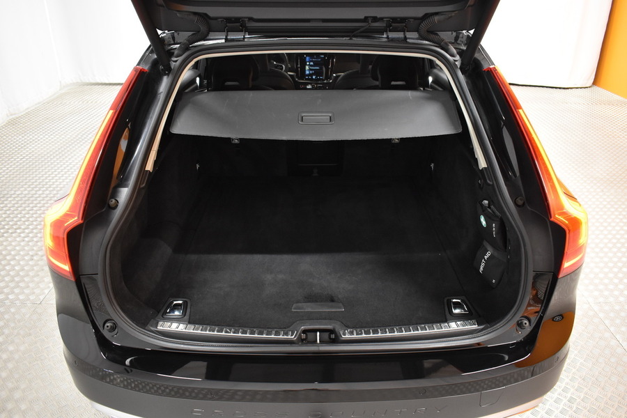 Volvo V90 Cross Country vaihtoauto