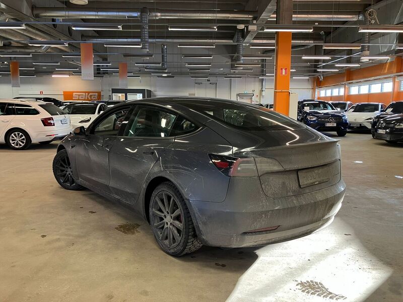 Tesla Model 3 vaihtoauto