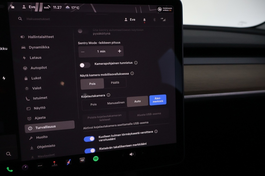 Tesla Model 3 vaihtoauto