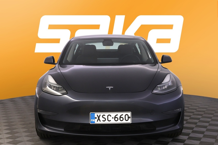 Tesla Model 3 vaihtoauto