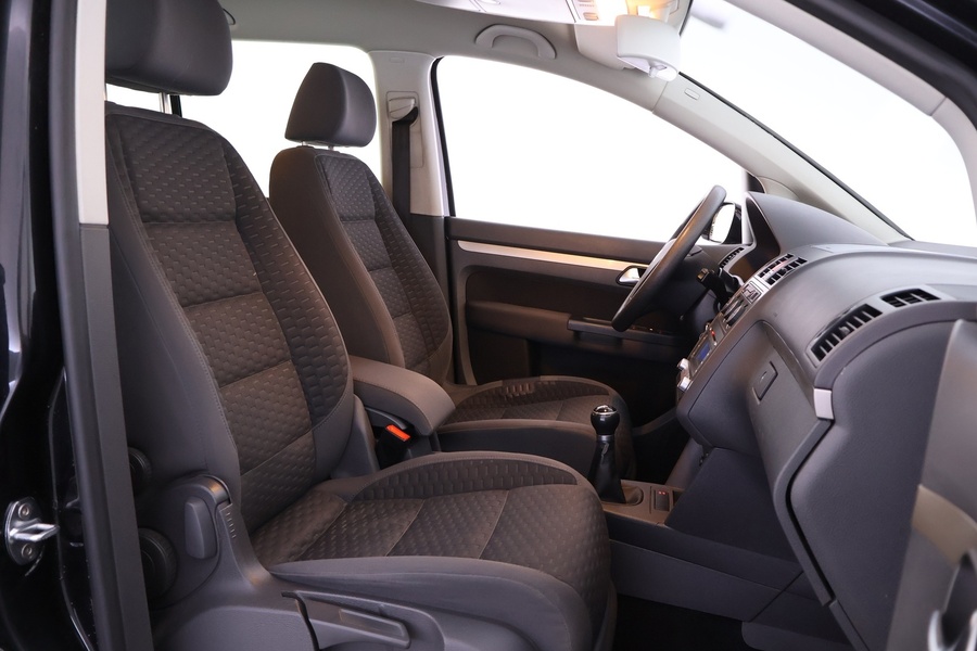 Volkswagen Touran vaihtoauto