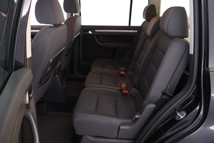 Volkswagen Touran vaihtoauto