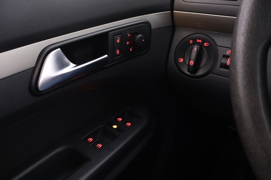 Volkswagen Touran vaihtoauto