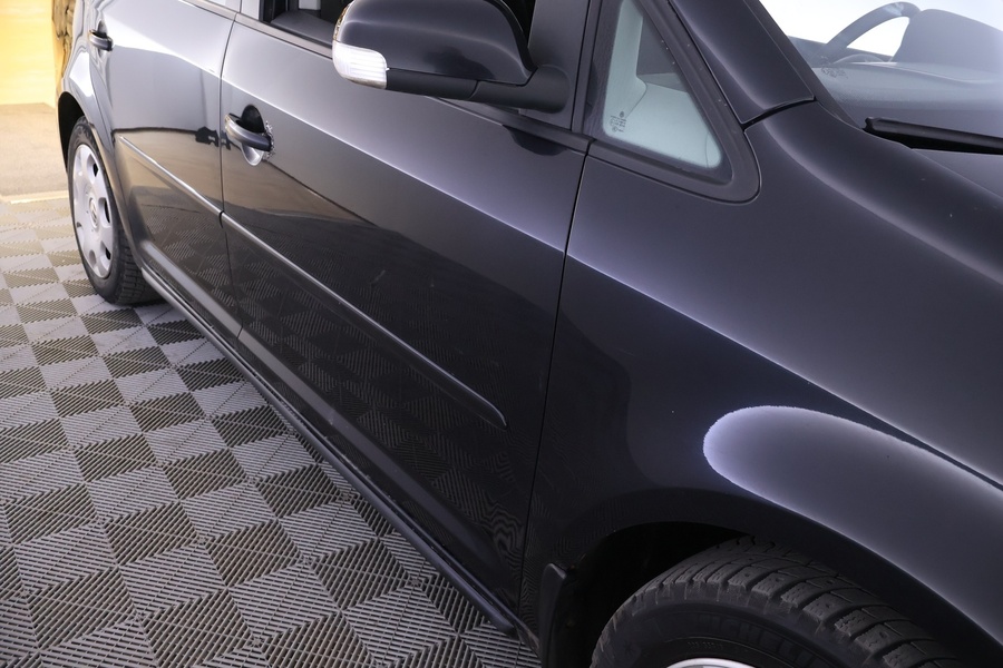 Volkswagen Touran vaihtoauto