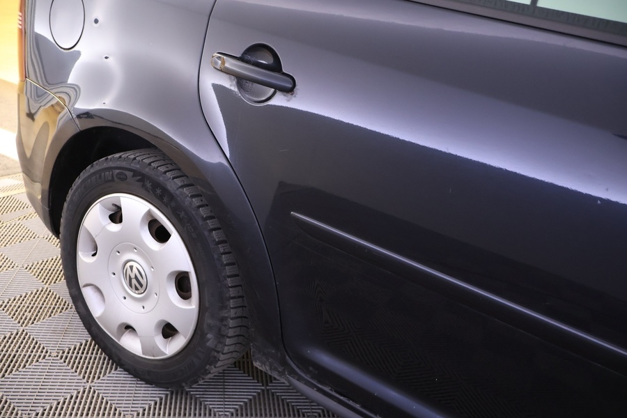 Volkswagen Touran vaihtoauto