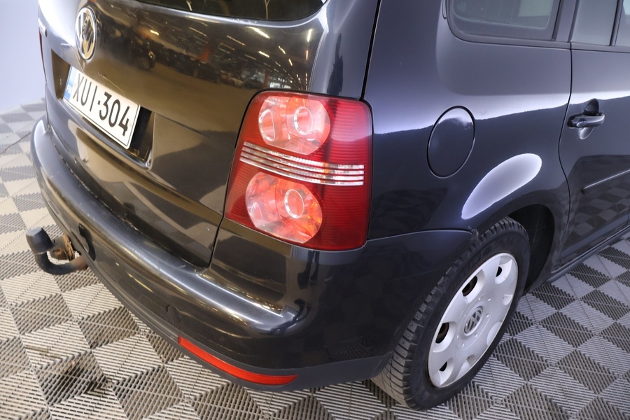 Volkswagen Touran vaihtoauto