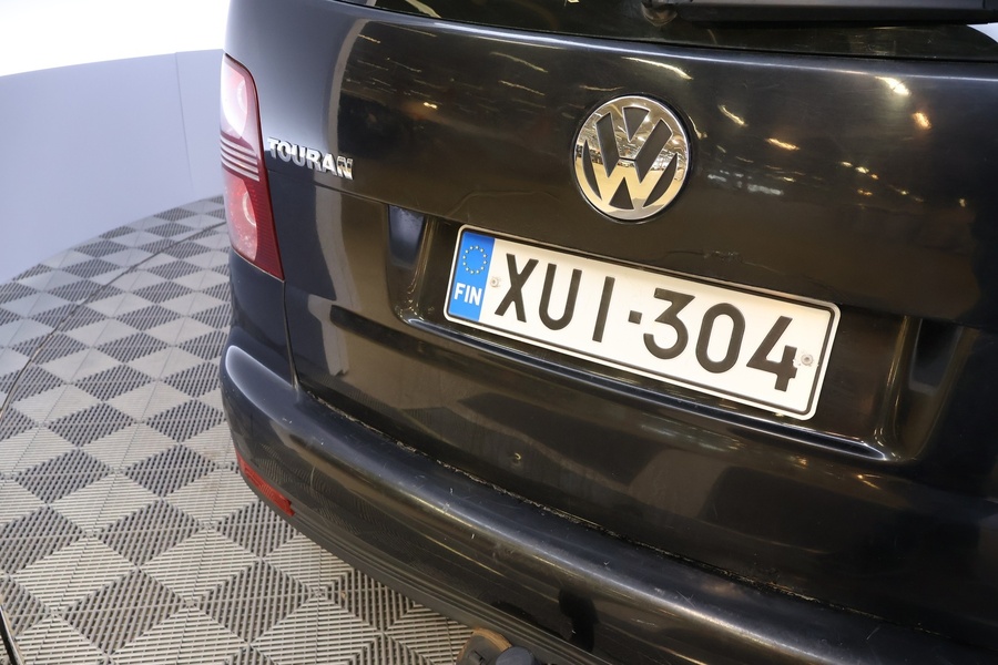 Volkswagen Touran vaihtoauto