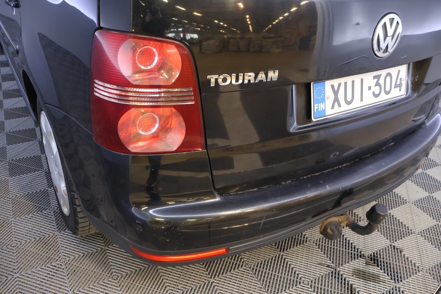 Volkswagen Touran vaihtoauto