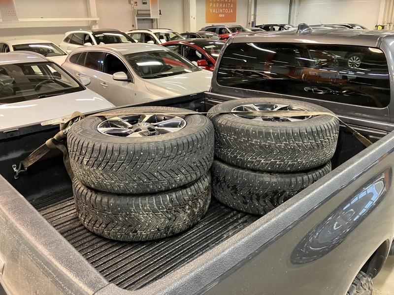 Toyota Hilux vaihtoauto