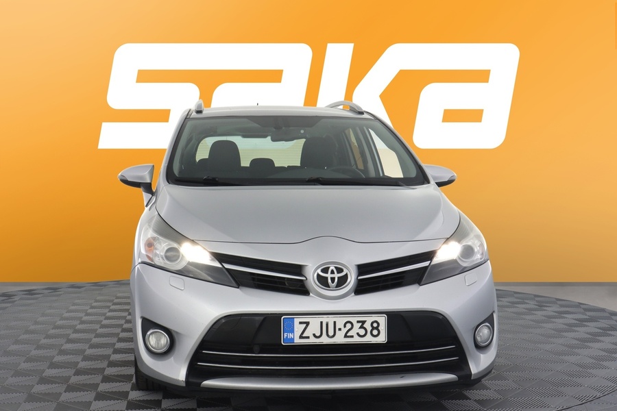 Toyota Verso vaihtoauto