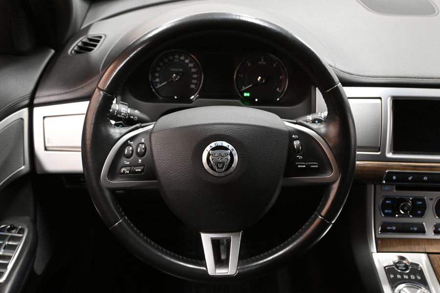 Jaguar XF vaihtoauto