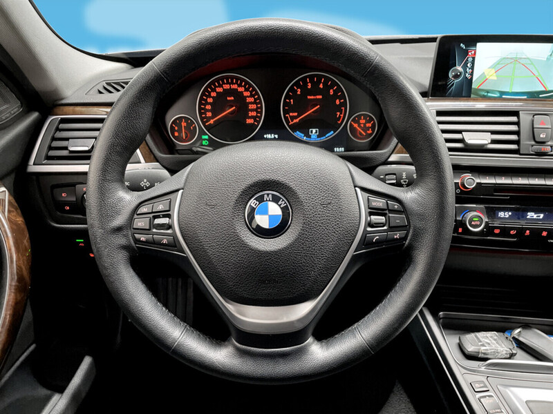 BMW 330 vaihtoauto