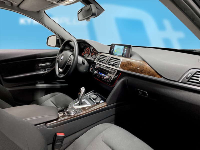 BMW 330 vaihtoauto