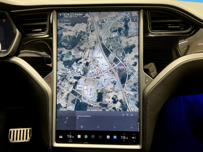 Tesla Model X vaihtoauto