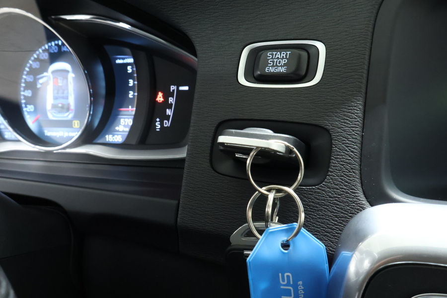 Volvo V60 Cross Country vaihtoauto