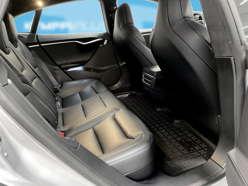 Tesla Model S vaihtoauto