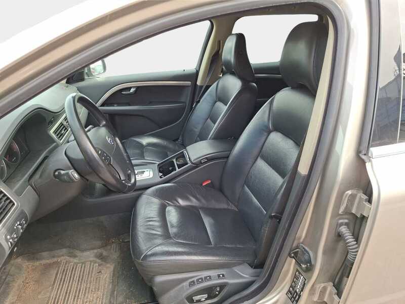 Volvo V70 vaihtoauto