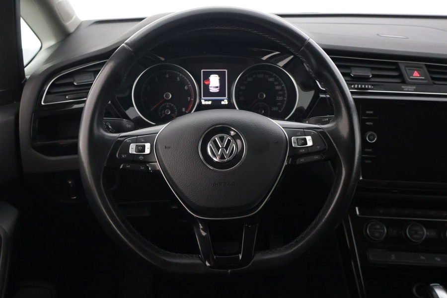 Volkswagen Touran vaihtoauto