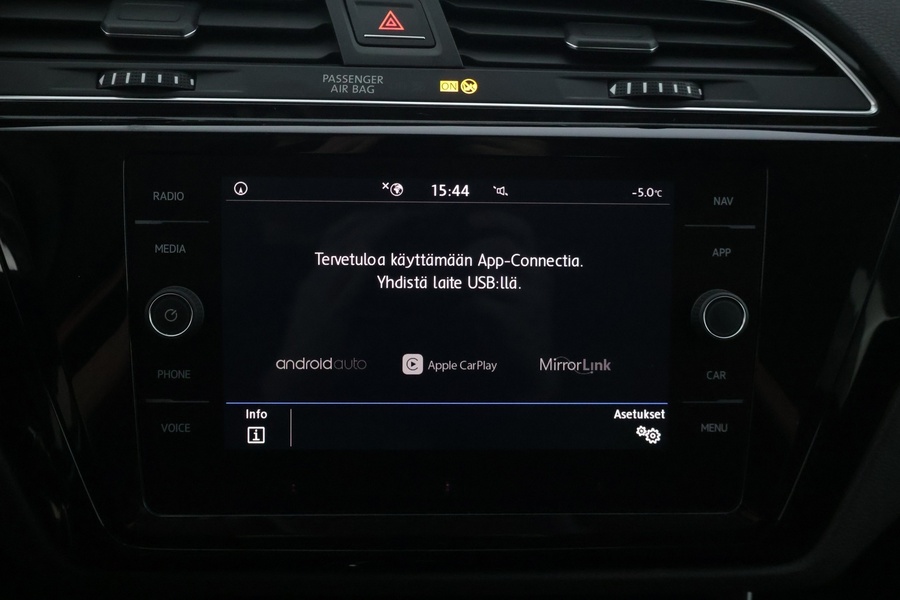 Volkswagen Touran vaihtoauto