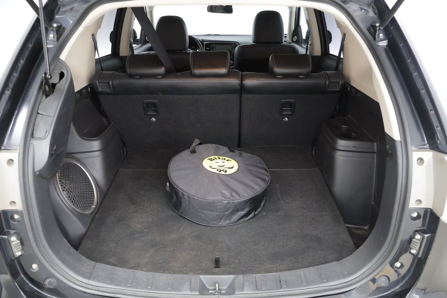 Mitsubishi Outlander PHEV vaihtoauto