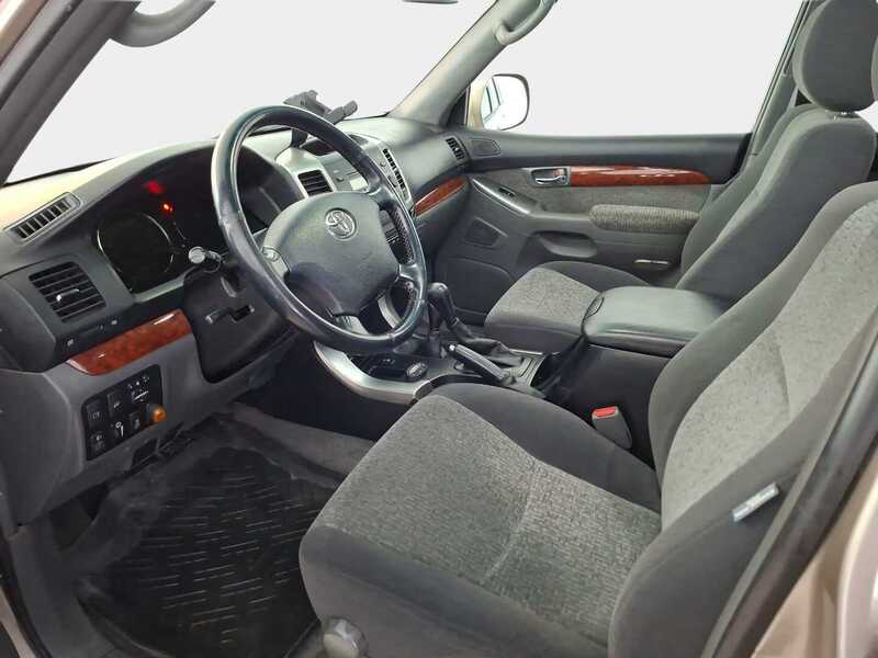 Toyota Land Cruiser vaihtoauto