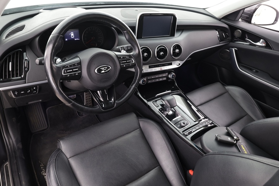 Kia Stinger vaihtoauto