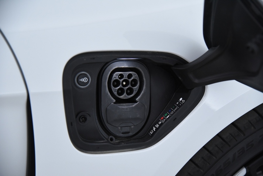 Porsche Taycan vaihtoauto