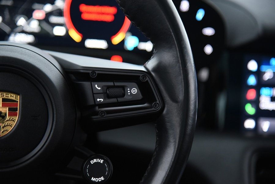 Porsche Taycan vaihtoauto