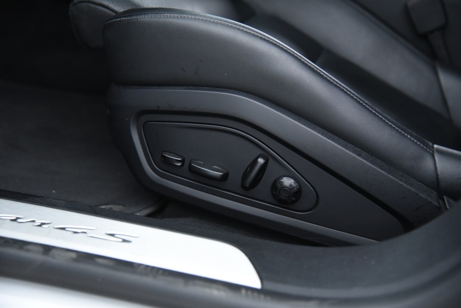 Porsche Taycan vaihtoauto