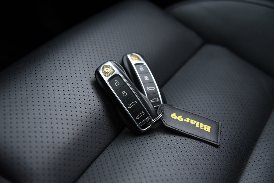 Porsche Taycan vaihtoauto